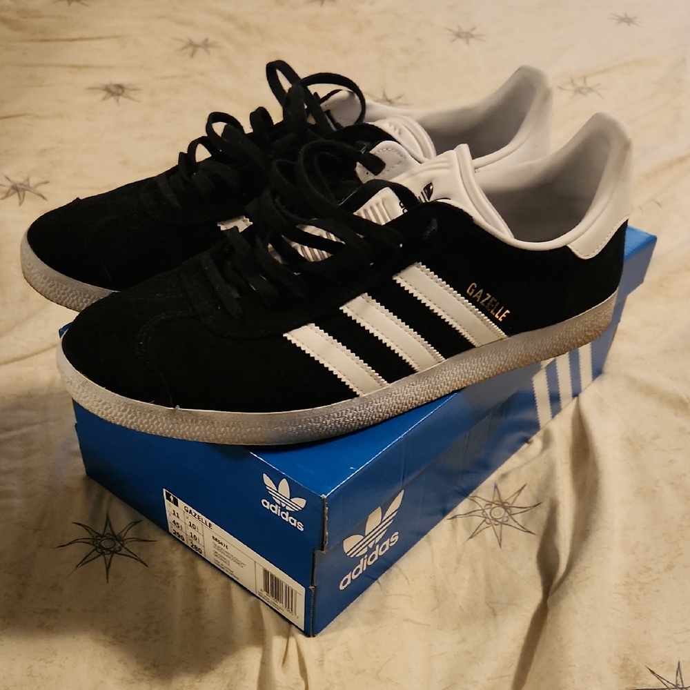 Adidas Black and White Sneakers Classic Design